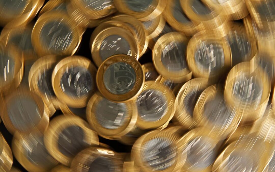 Salário mínimo passa a valer R$1.100,00 a partir desta sexta-feira